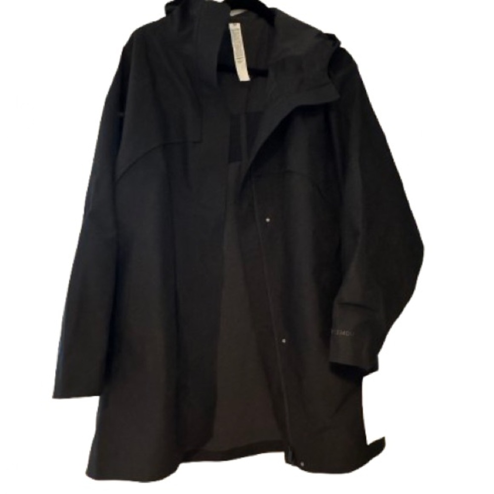 Lululemon Athletica Black Raincoat with High Collar and Water-Resistant Finish